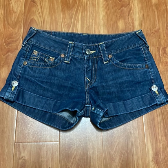 True Religion Shorts - Picture 2 of 4